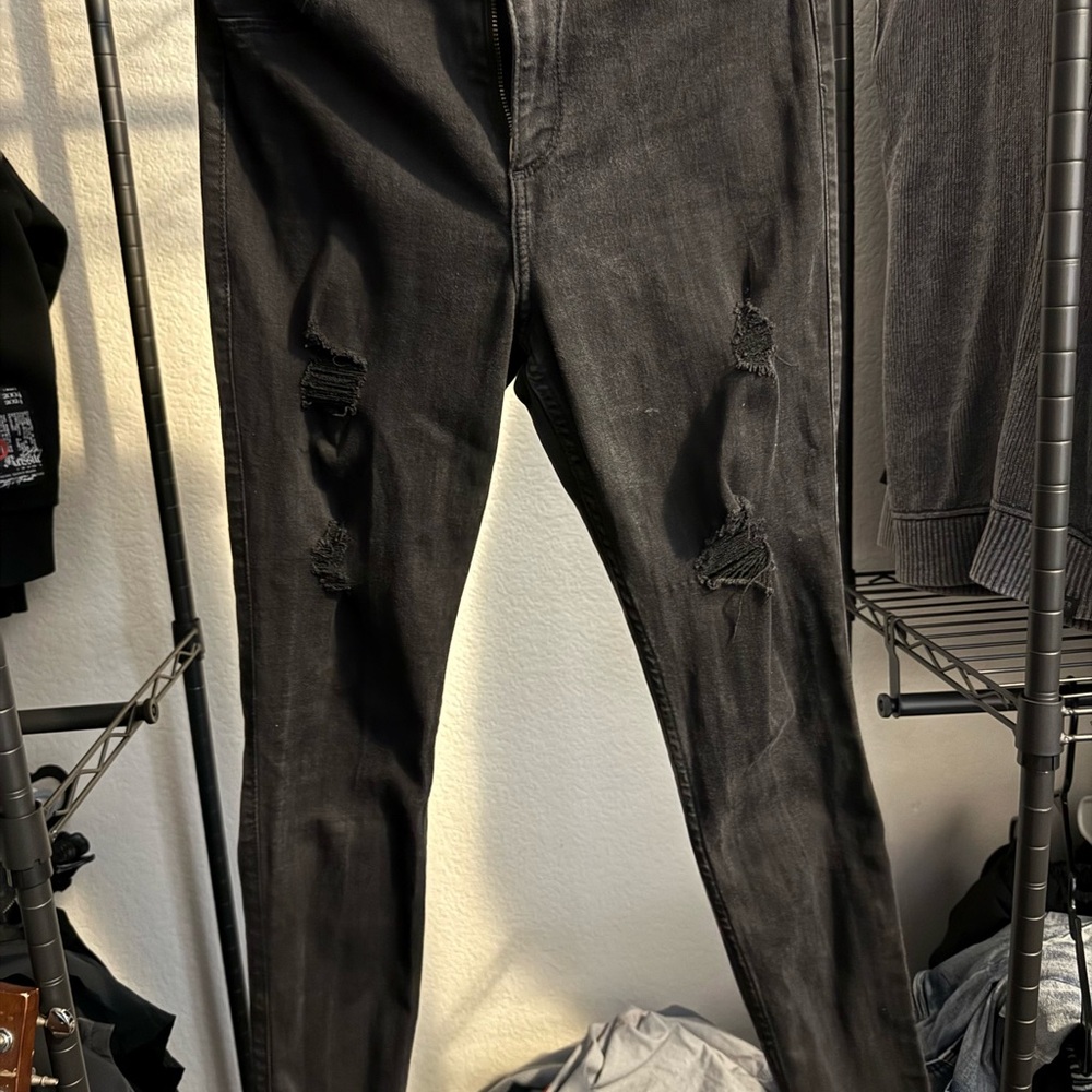Men's Black Distressed Jeans